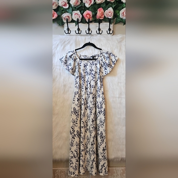 RW&CO. Dresses & Skirts - RW&CO. Summer Lavender Maxi Dress (NWOT)